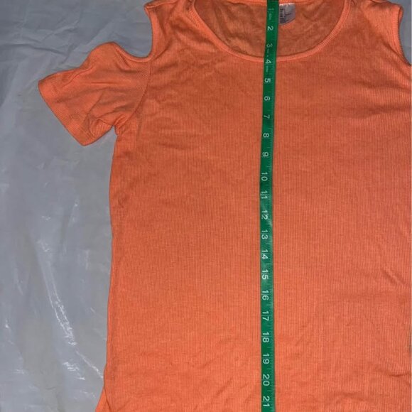 Ladies Peach Drop-Shoulder Top, DIVIDED by H&M, Large, NWOT - Picture 6 of 6